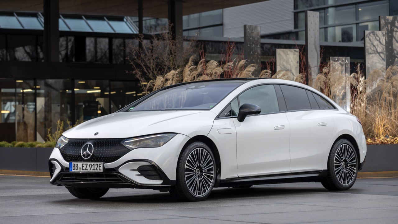 Mercedes EQE front static